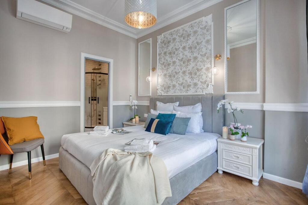 160m² 6ch-haussmannien Climatise & Ascens *