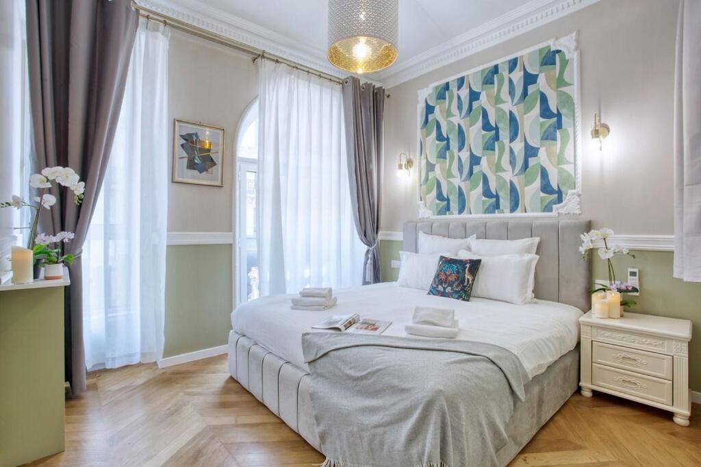 160m² 6ch-haussmannien Climatise & Ascens *