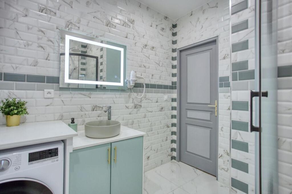 160m² 6ch-haussmannien Climatise & Ascens *